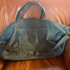 Kipling “Bori” Duffle in Light Aloe